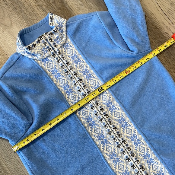Women’s L.L. Bean Nordic Snowflake Blue Fleece full zip Sweater Size medium - Picture 9 of 16